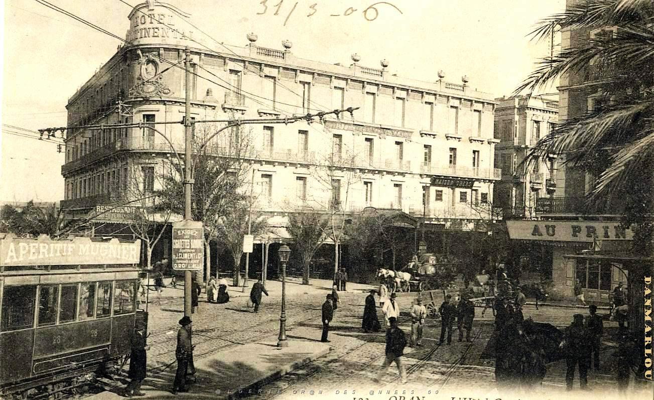 PA c- 055- Place d'Armes- trams et autobus.jpg